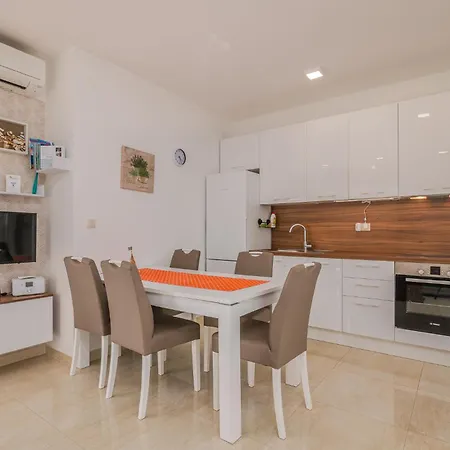 House Nemo מאלינסקה